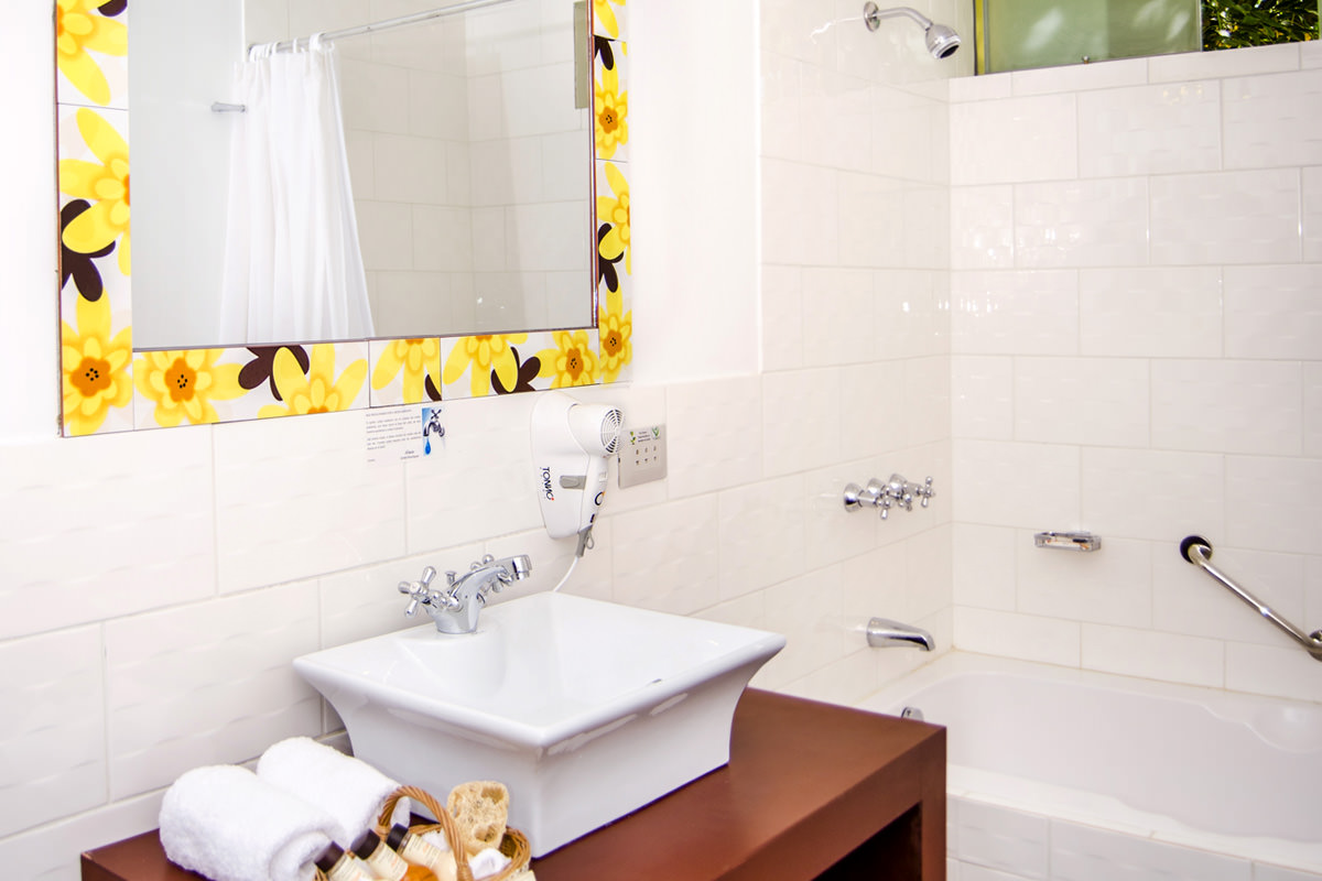 https://www.alwahotel.com/wp-content/uploads/2016/02/estandar3.jpg